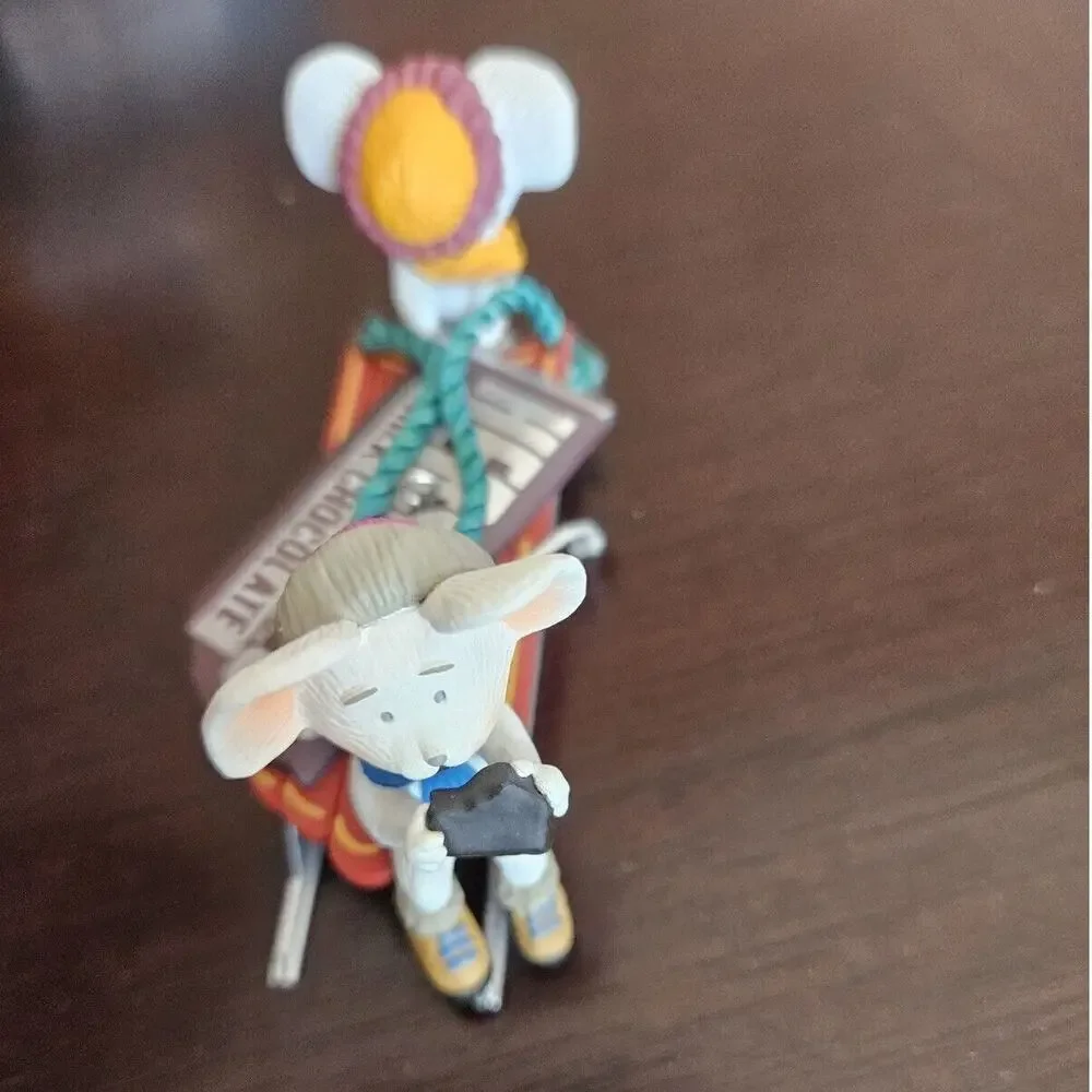 1996 Hallmark Keepsake Christmas Ornament Time For A Treat - Hershey - Mouse